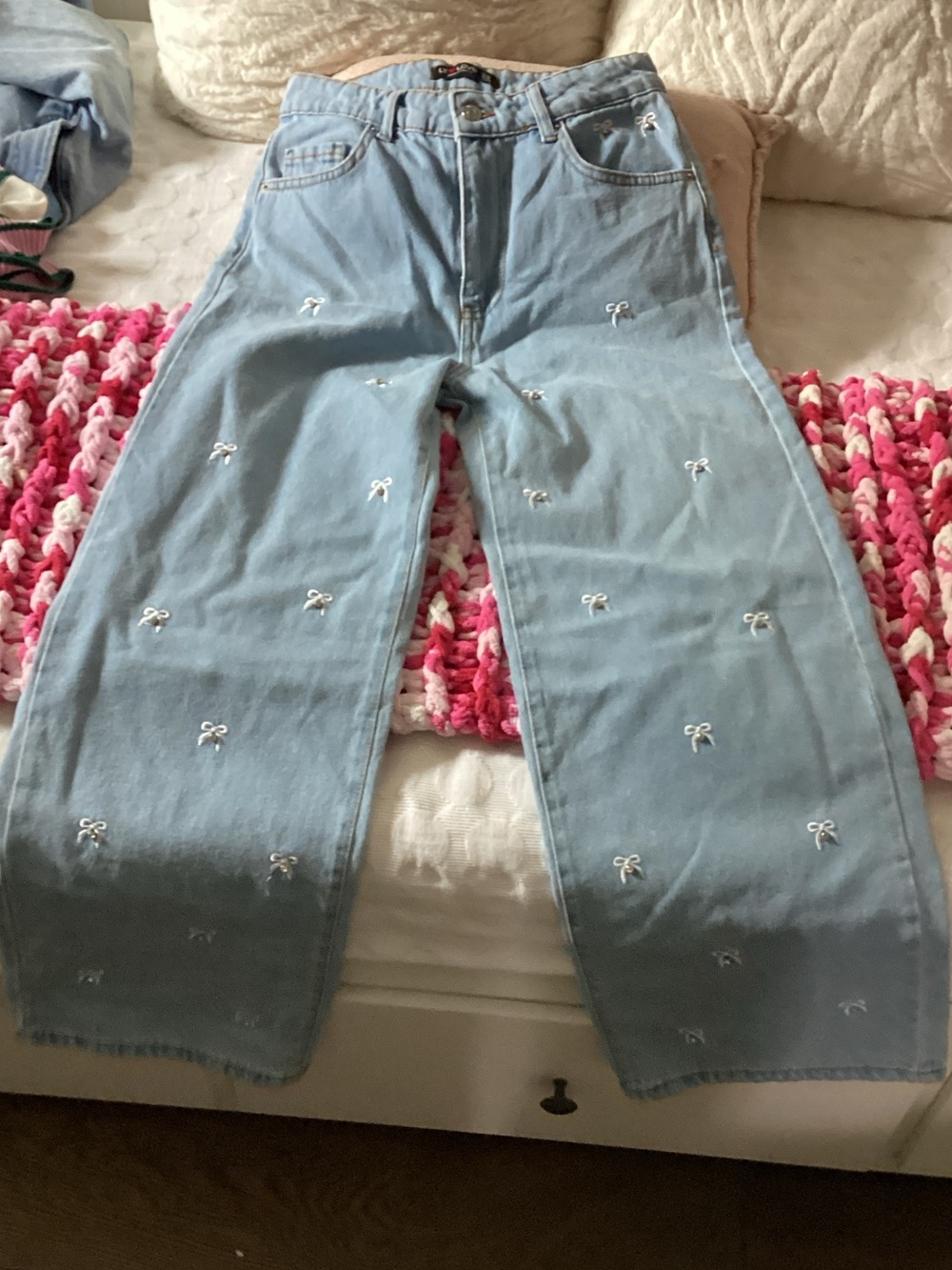 Light Wash Embroidered Wide-Leg Jeans - Women